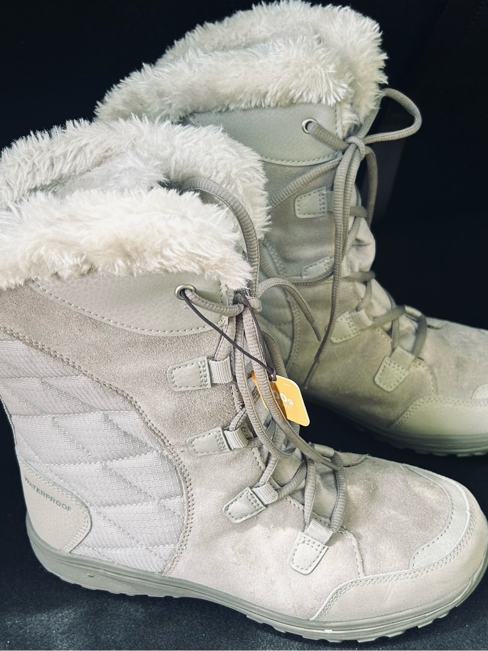 Women Columbia Sportswear faux fur boots - Picture 3 of 8